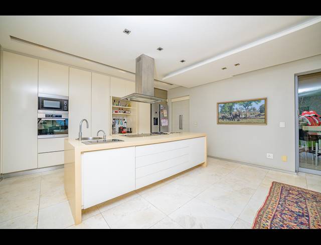 6 BEDROOM FREEHOLD FOR SALE IN BALLITO CENTRAL